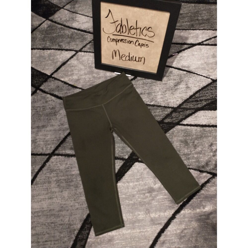 Fabletics Capri compression pants medium *
